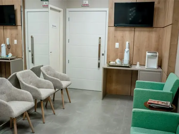 Sala de espera e acesso às salas